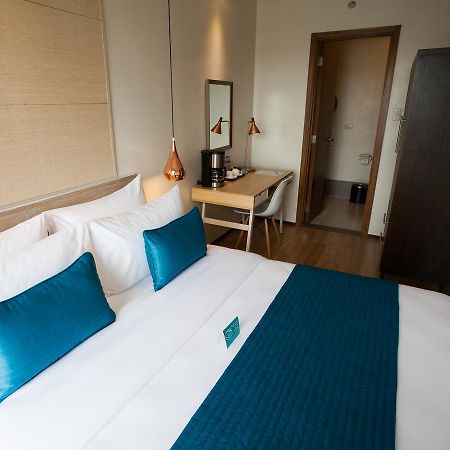 The Cirque Serviced Residences Quezon City Extérieur photo