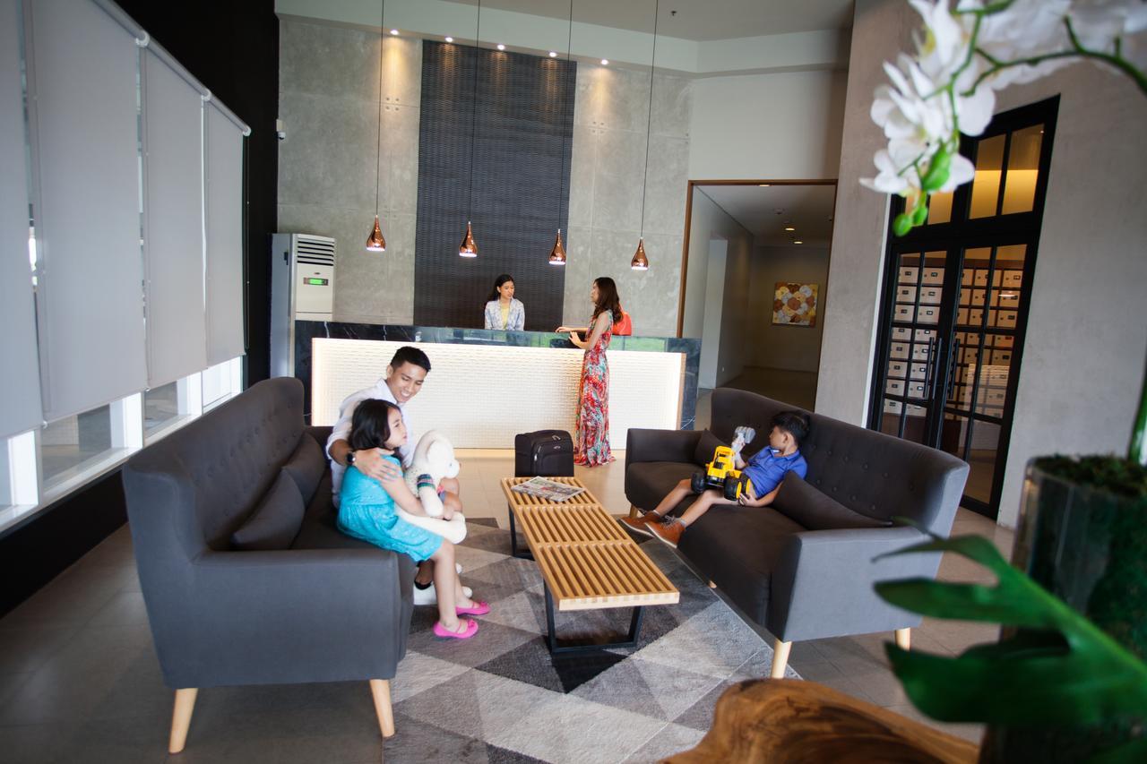 The Cirque Serviced Residences Quezon City Extérieur photo
