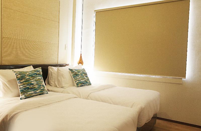 The Cirque Serviced Residences Quezon City Extérieur photo