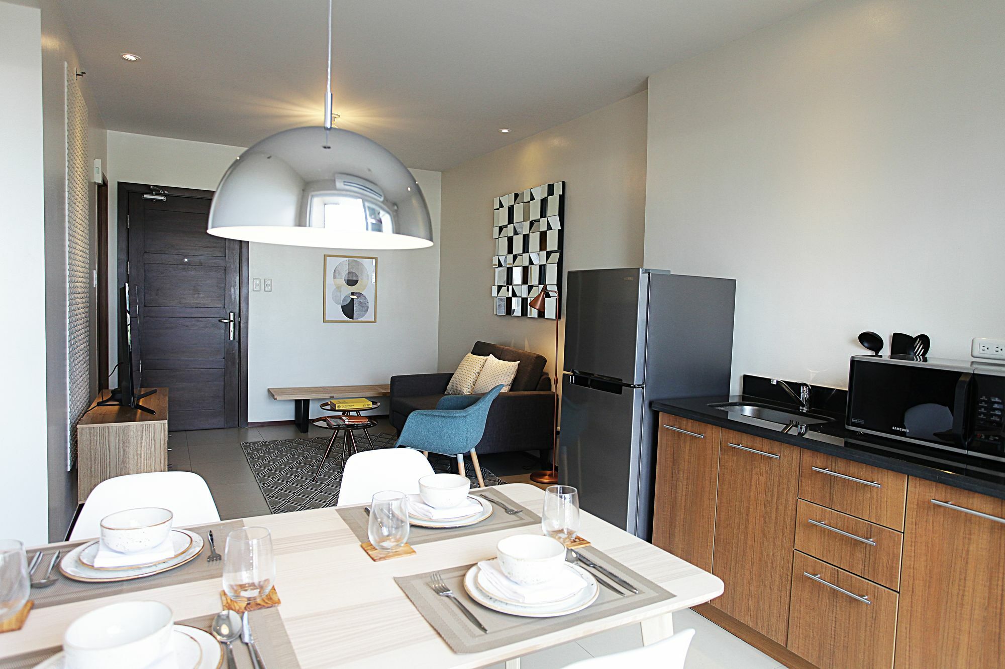 The Cirque Serviced Residences Quezon City Extérieur photo