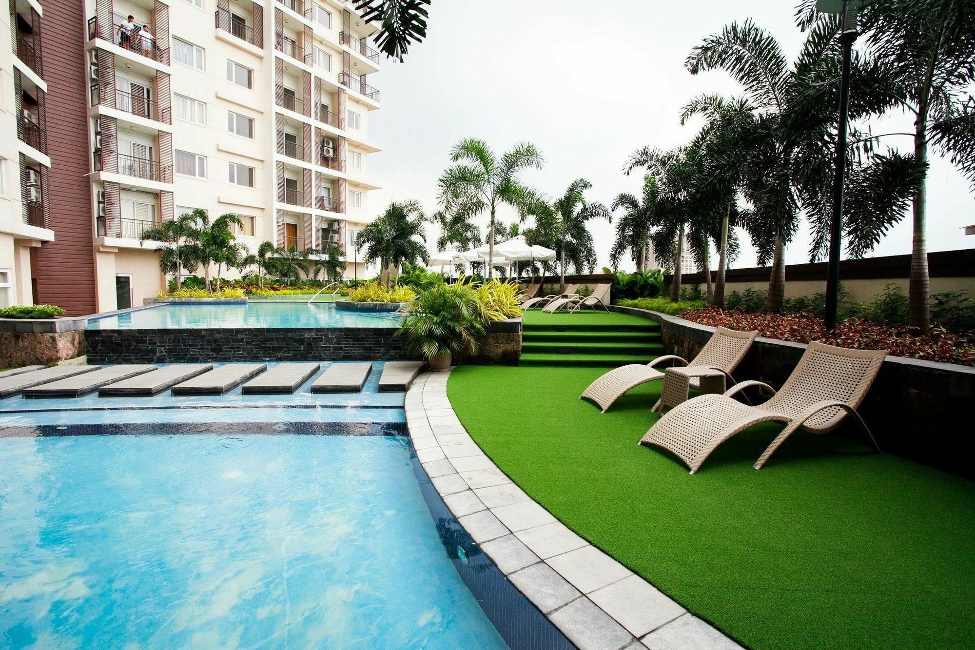 The Cirque Serviced Residences Quezon City Extérieur photo