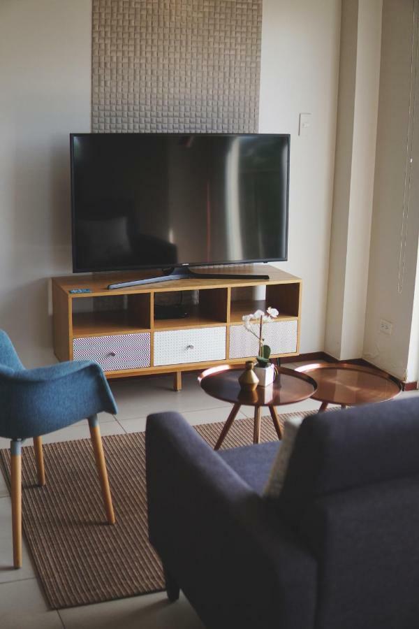 The Cirque Serviced Residences Quezon City Extérieur photo